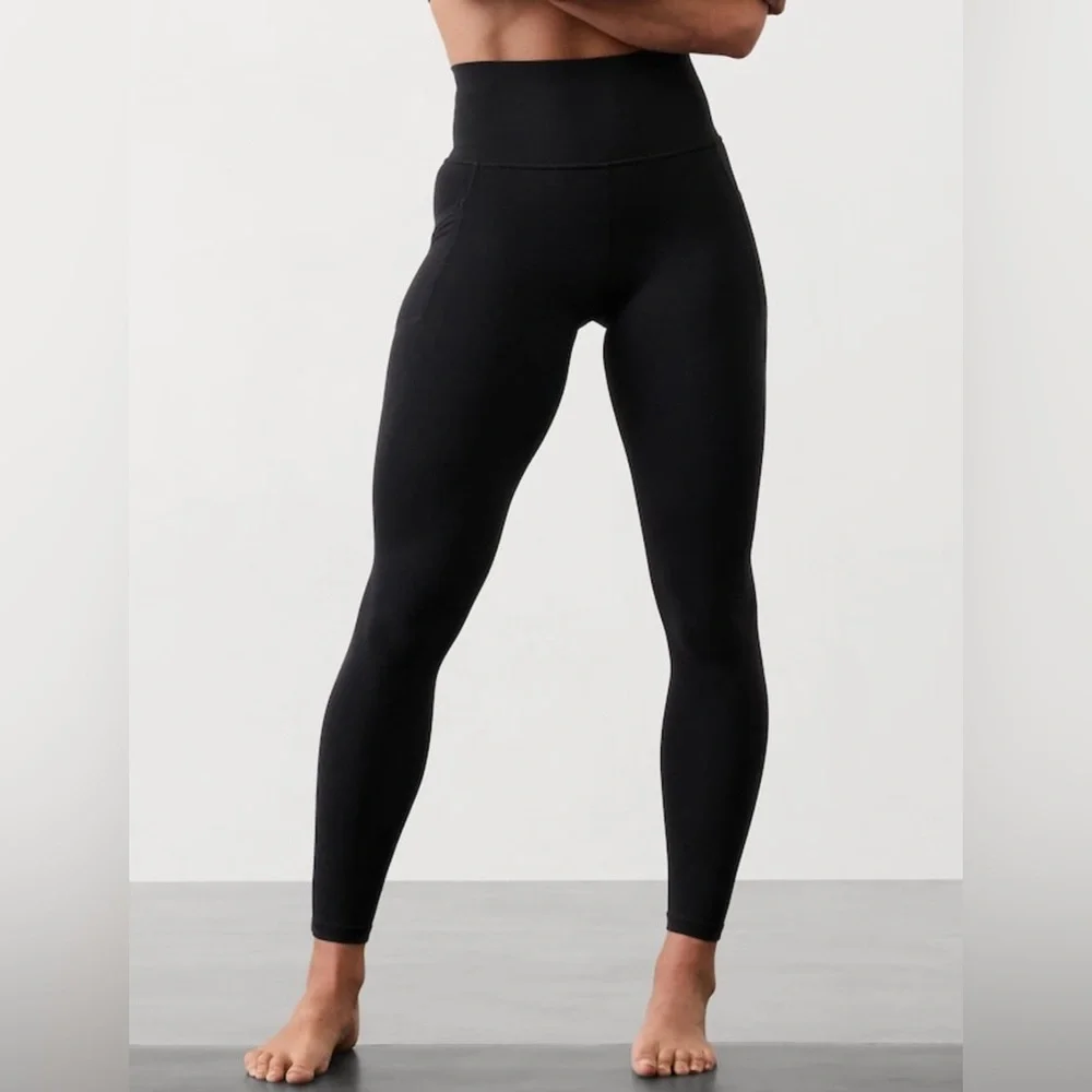 NWT Athleta Salutation Stash Black Tight Size XS/T